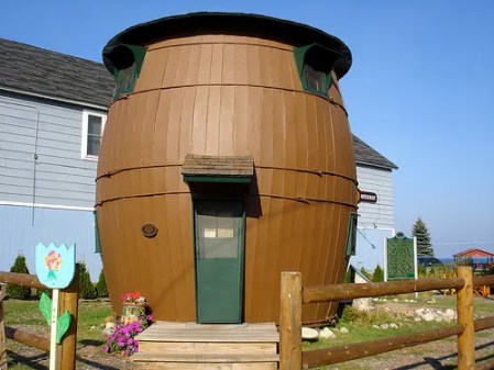 \"pickle-barrel-house-1107\"